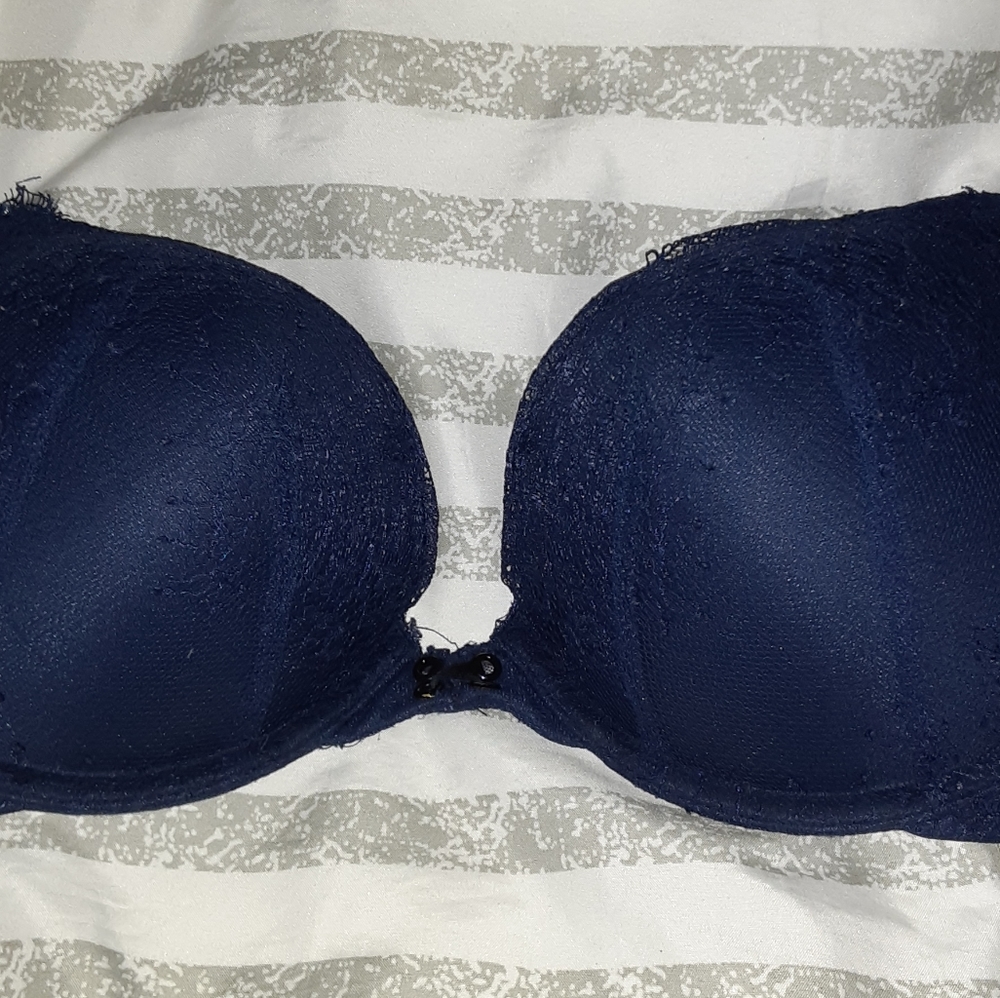 Victoria's secret bombshell bra 36b